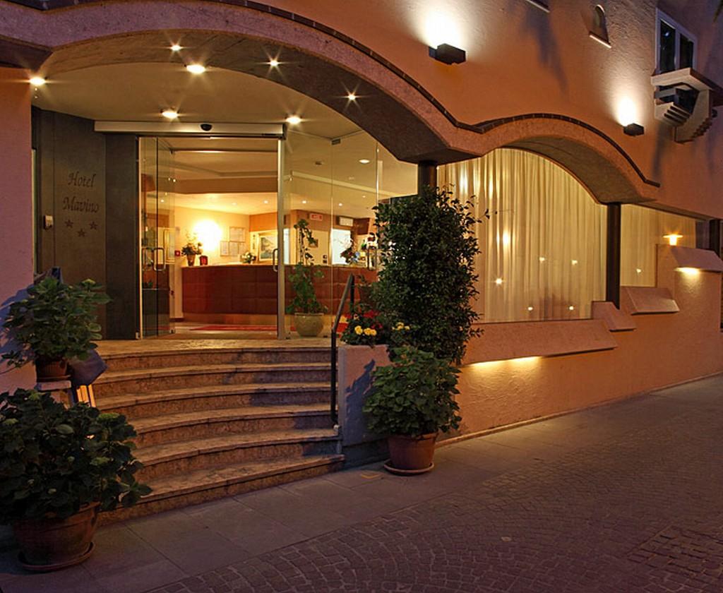Hotel Mavino Сірміоне Екстер'єр фото